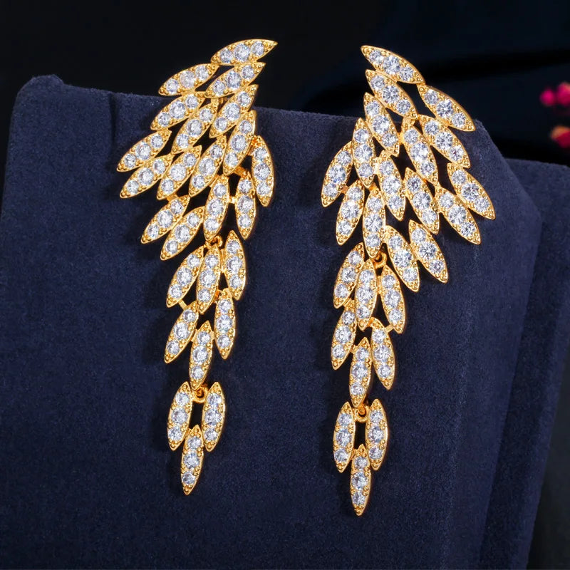 Goddess Vibes Only | Feathered Elegance in 18k Gold