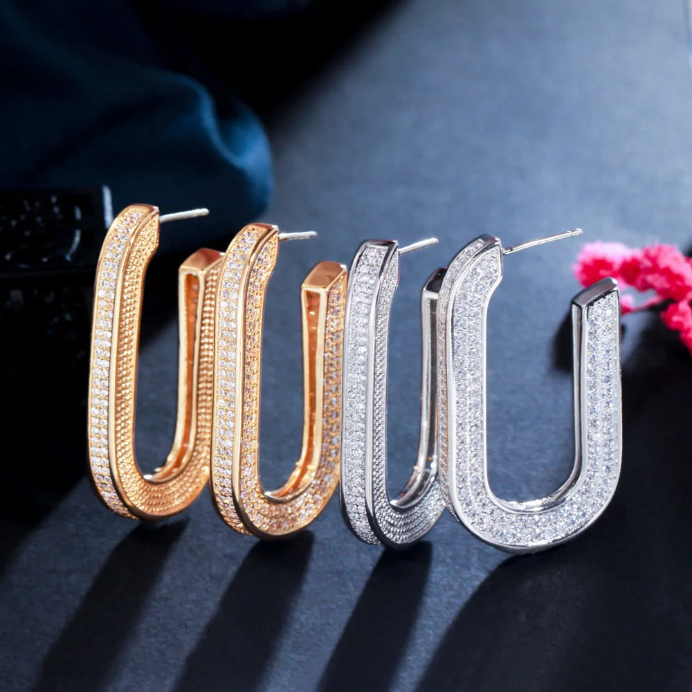 Echo Halo Hoops – Geometric Half-Round Glow in White Gold